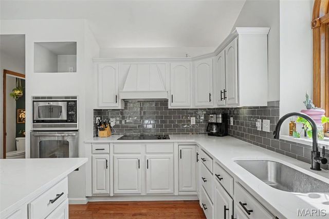 999 Timber Glen Lane, Ballwin, MO 63021