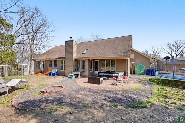 999 Timber Glen Lane, Ballwin, MO 63021