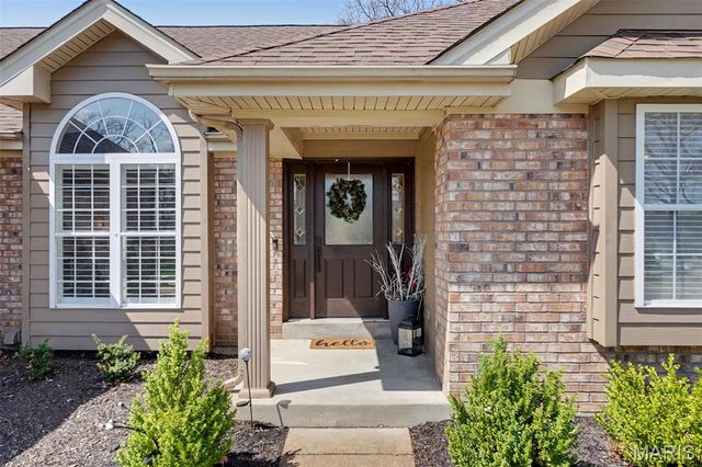 999 Timber Glen Lane, Ballwin, MO 63021
