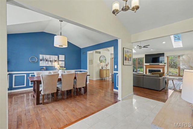 999 Timber Glen Lane, Ballwin, MO 63021