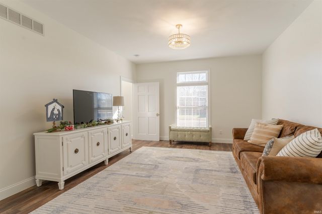 3355 Treemont Drive, Newburgh, IN 47630