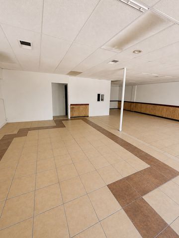 2114 W Devon Avenue, Chicago, IL 60659