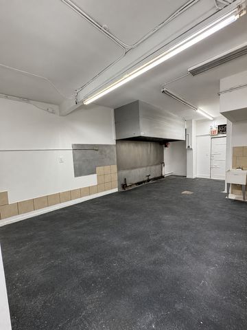 2114 W Devon Avenue, Chicago, IL 60659