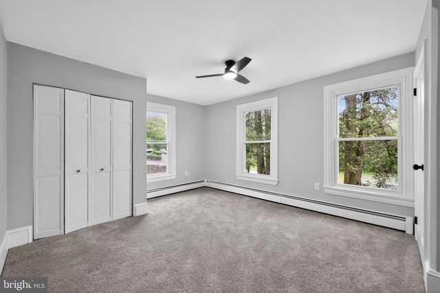 16 CONVENT RD, Aston, PA 19014