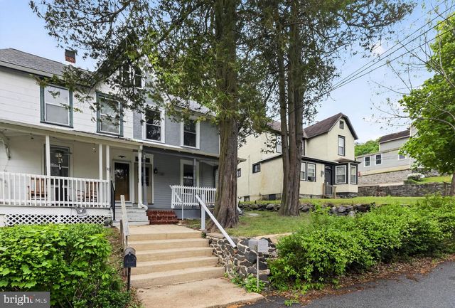 16 CONVENT RD, Aston, PA 19014
