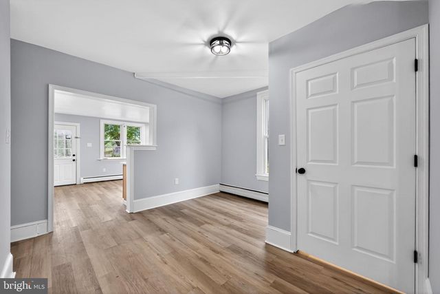 16 CONVENT RD, Aston, PA 19014