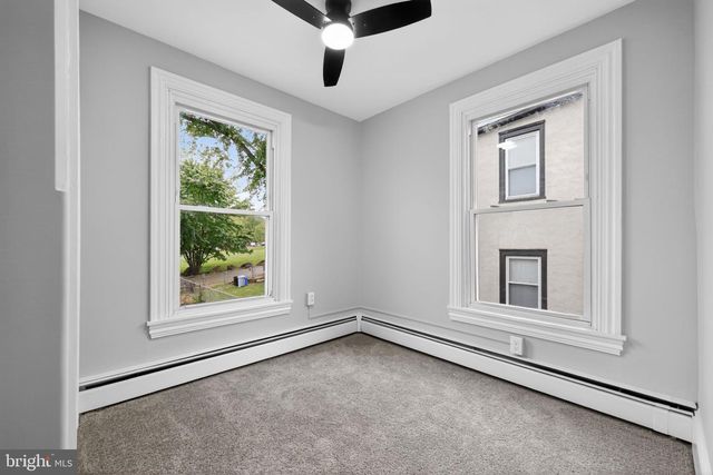 16 CONVENT RD, Aston, PA 19014