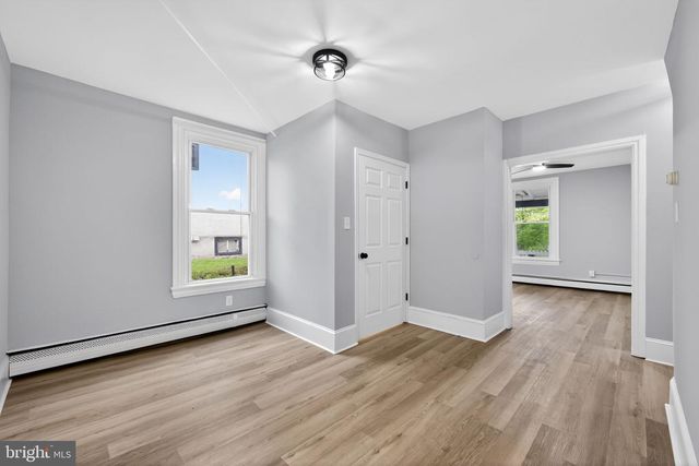 16 CONVENT RD, Aston, PA 19014