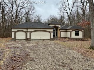 10452 E Maple Avenue, Davison, MI 48423