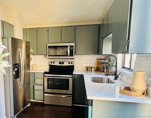 10107 E Peakview Avenue, Englewood, CO 80111
