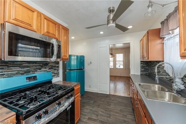 261 Madison Avenue, Akron, OH 44320