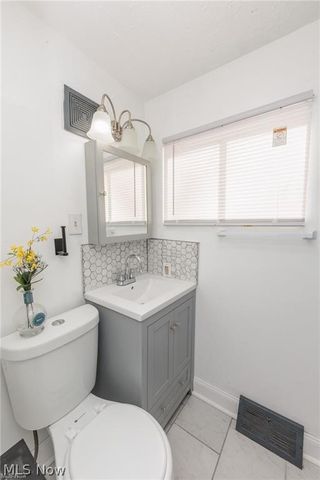 261 Madison Avenue, Akron, OH 44320