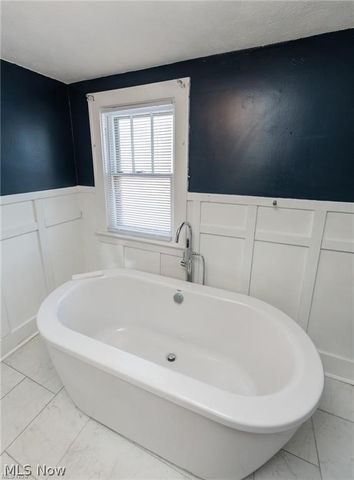 261 Madison Avenue, Akron, OH 44320