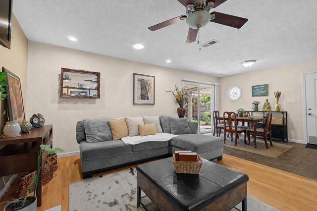 105 Coralie Way, Folsom, CA 95630