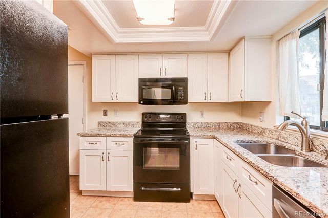 2490 S Worchester Court A, Aurora, CO 80014