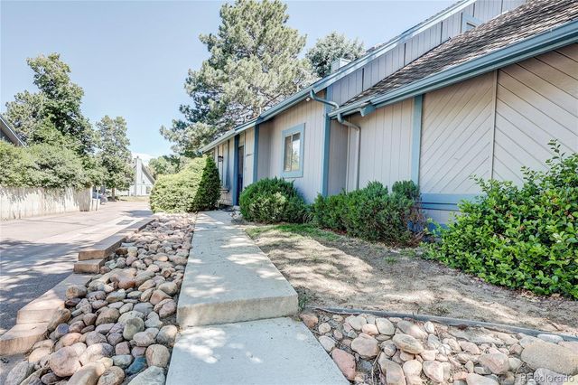 2490 S Worchester Court A, Aurora, CO 80014