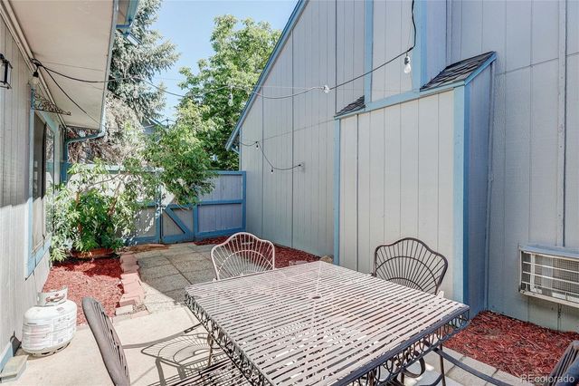 2490 S Worchester Court A, Aurora, CO 80014