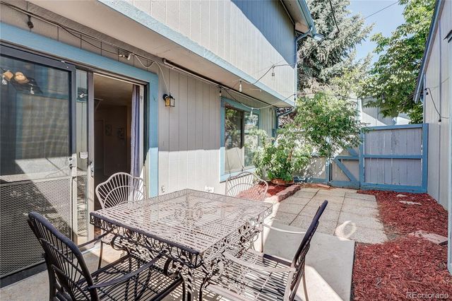 2490 S Worchester Court A, Aurora, CO 80014