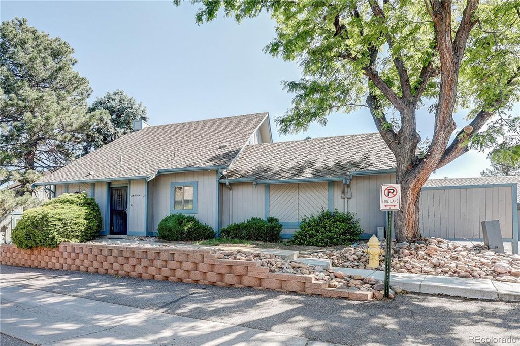 2490 S Worchester Court A, Aurora, CO 80014