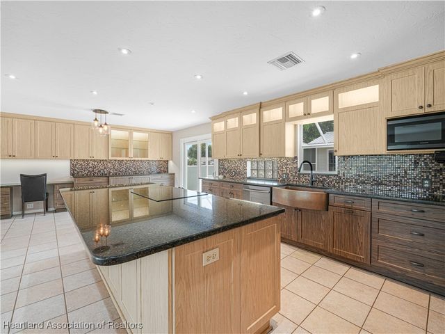 2410 Sunset Drive, Sebring, FL 33870