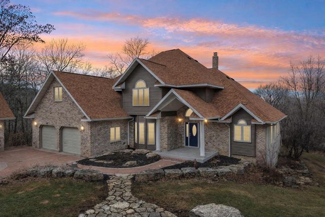 W9460 Welch Road, Elroy, WI 53929