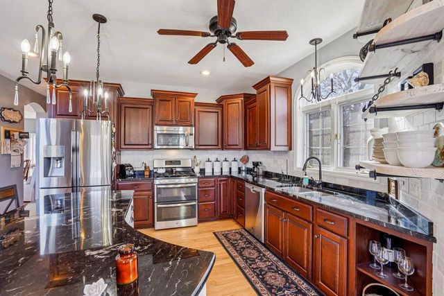 W9460 Welch Road, Elroy, WI 53929