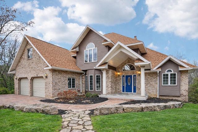 W9460 Welch Road, Elroy, WI 53929