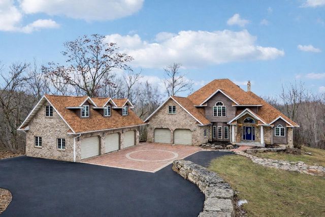 W9460 Welch Road, Elroy, WI 53929