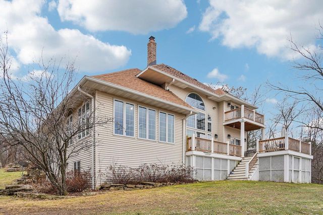 W9460 Welch Road, Elroy, WI 53929