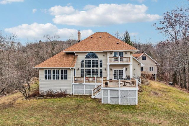 W9460 Welch Road, Elroy, WI 53929