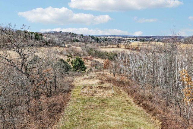 W9460 Welch Road, Elroy, WI 53929