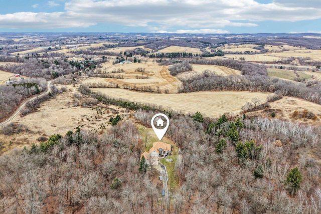 W9460 Welch Road, Elroy, WI 53929