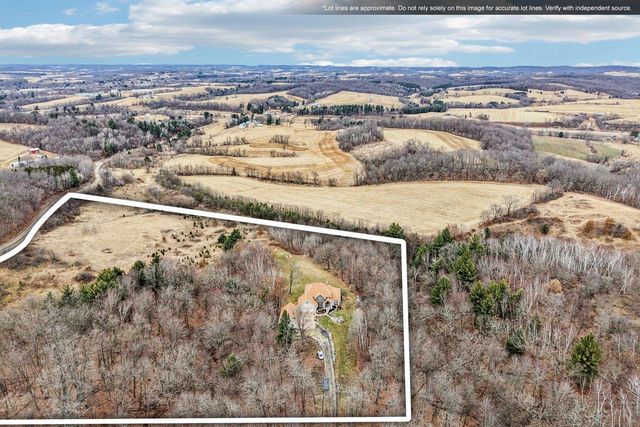 W9460 Welch Road, Elroy, WI 53929