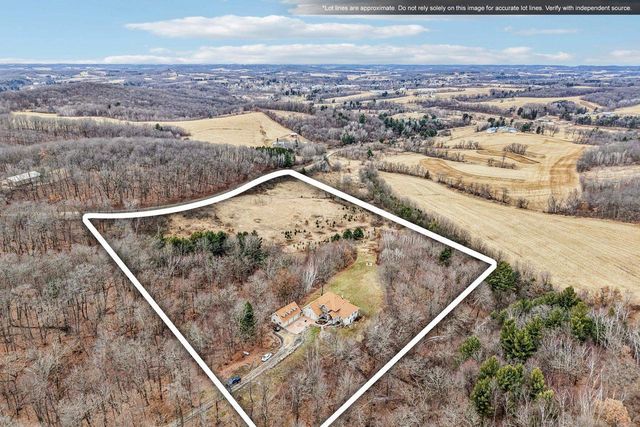 W9460 Welch Road, Elroy, WI 53929