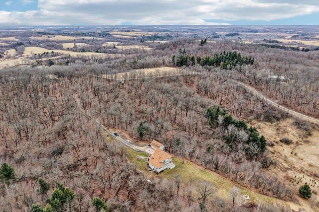 W9460 Welch Road, Elroy, WI 53929