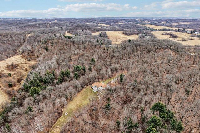 W9460 Welch Road, Elroy, WI 53929