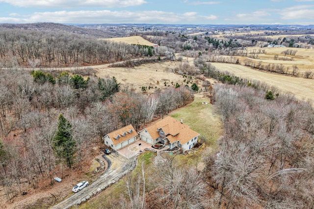 W9460 Welch Road, Elroy, WI 53929