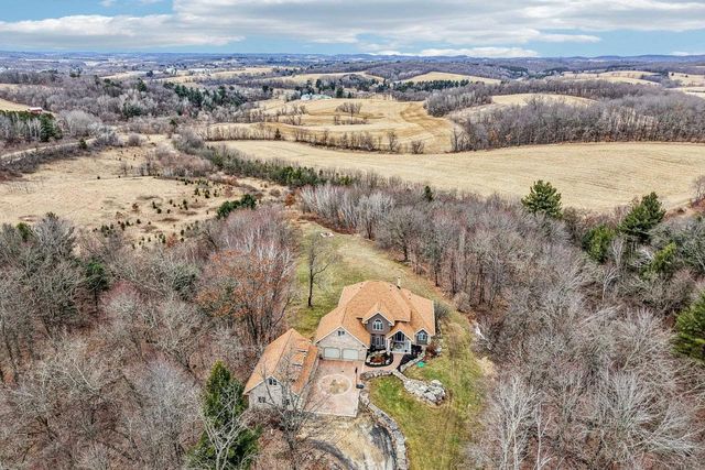 W9460 Welch Road, Elroy, WI 53929