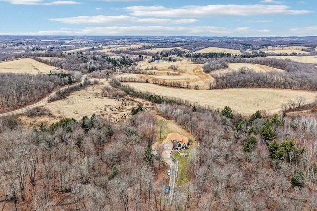 W9460 Welch Road, Elroy, WI 53929