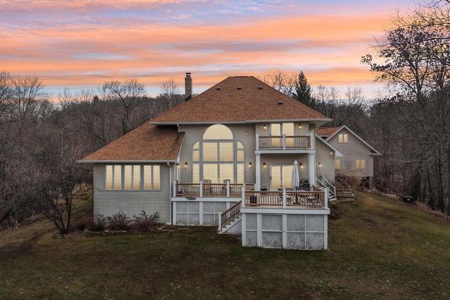 W9460 Welch Road, Elroy, WI 53929