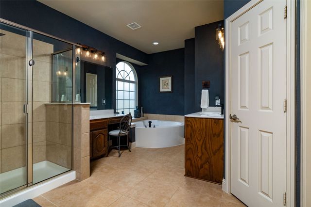 1424 Fence Post Drive, Fort Worth, TX 76052