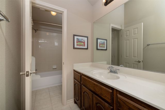 1424 Fence Post Drive, Fort Worth, TX 76052