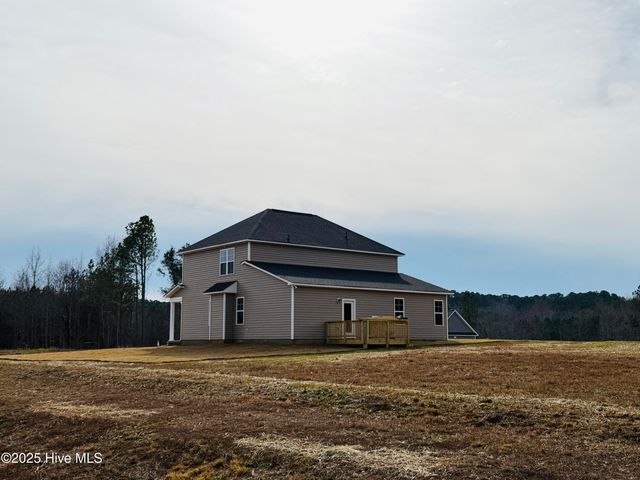 219 Uwharrie Way, Sanford, NC 27330