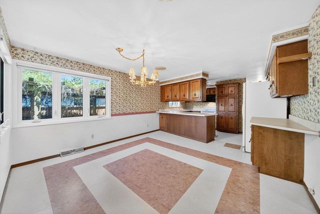 2506 Geele AVENUE, Sheboygan, WI 53083