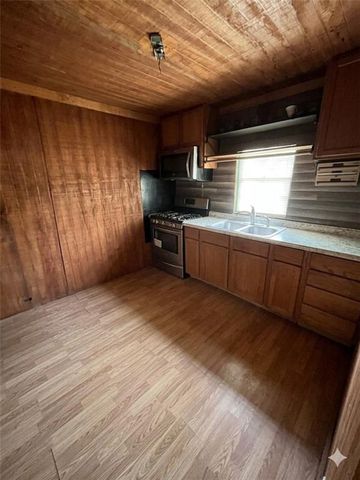 13930 Sprinkle Avenue S, Bayou La Batre, AL 36509