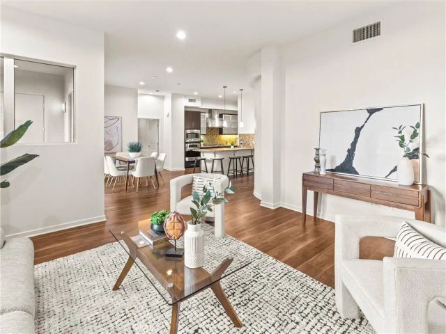 21 Gramercy 208, Irvine, CA 92612