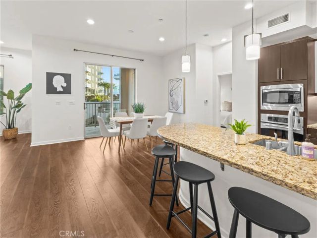 21 Gramercy 208, Irvine, CA 92612