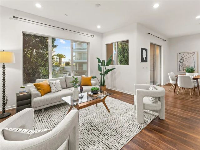 21 Gramercy 208, Irvine, CA 92612