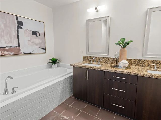 21 Gramercy 208, Irvine, CA 92612