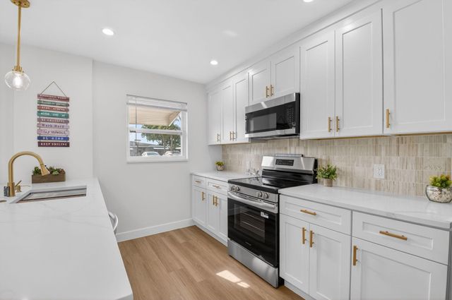 760 High Point N, Delray Beach, FL 33445